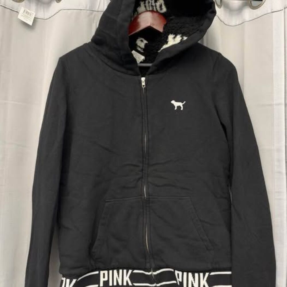 Victoria Secret PINK Women’s soft sherpa lined hoodie - size Medium
